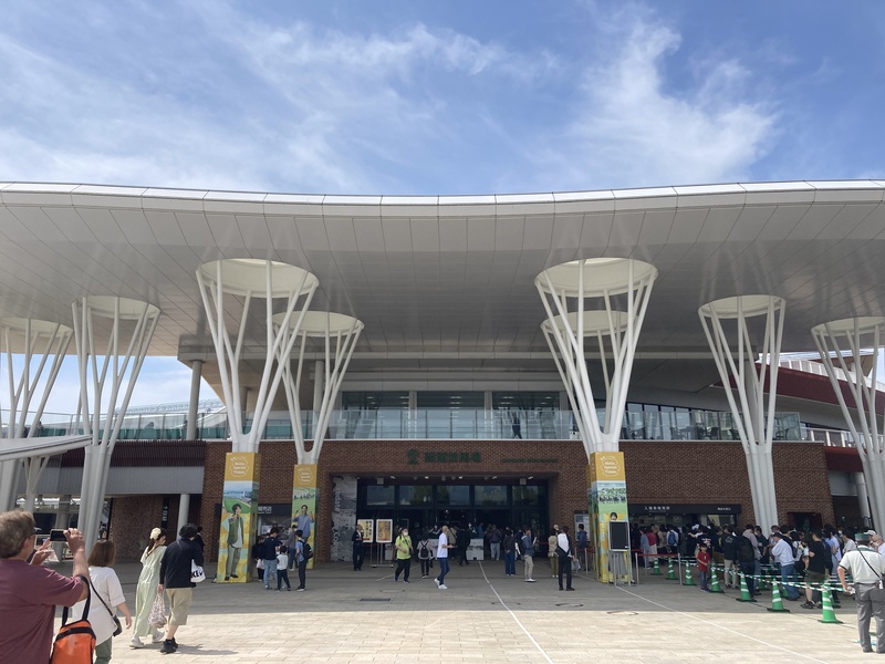 函館競馬場正門